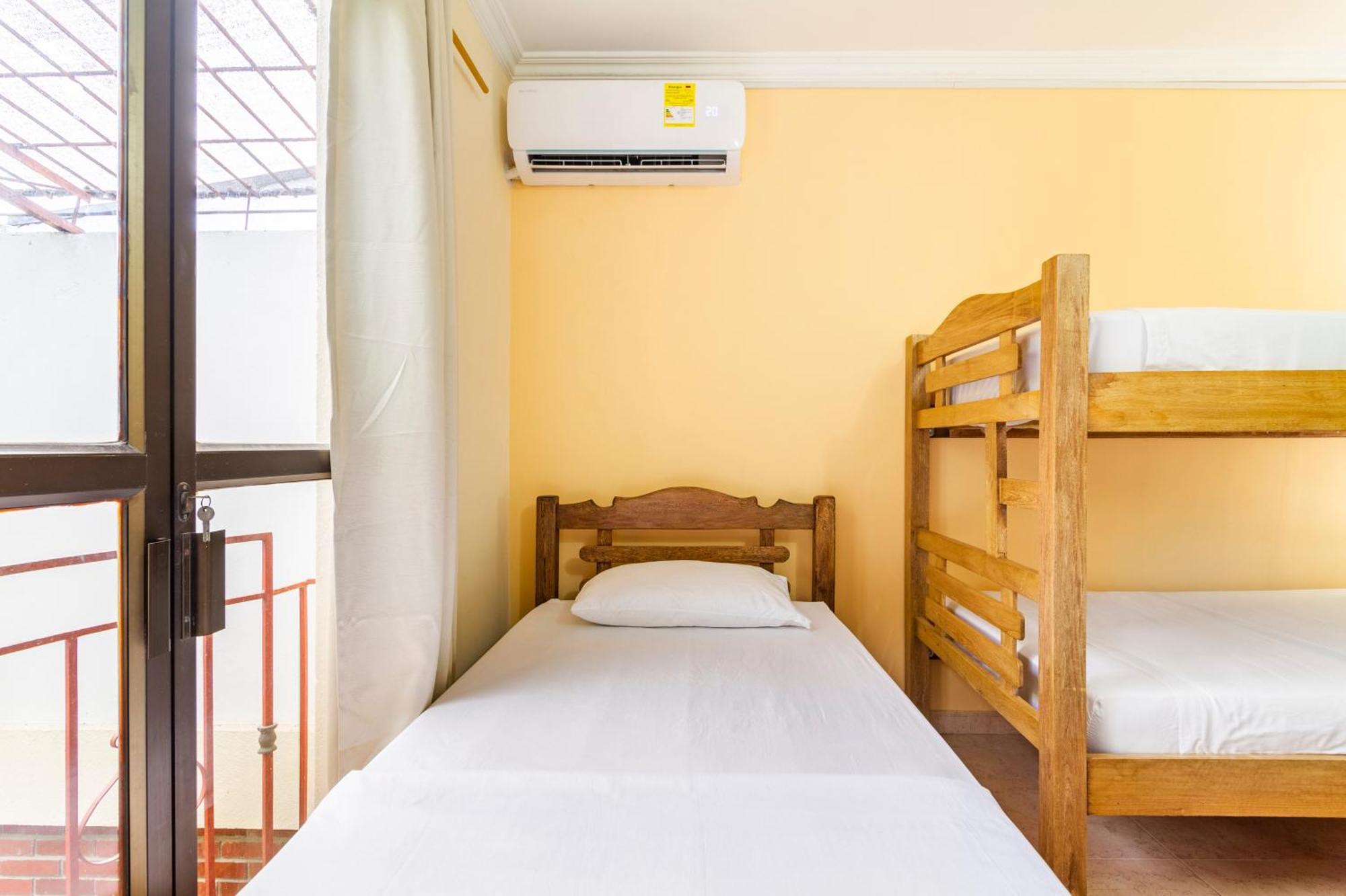 Habitación Privada Y Amplia Cerca Zonas Turísticas *
